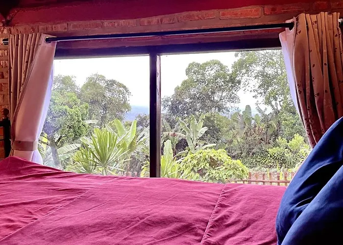 Backpackers With Mountain View * ブドゥグル